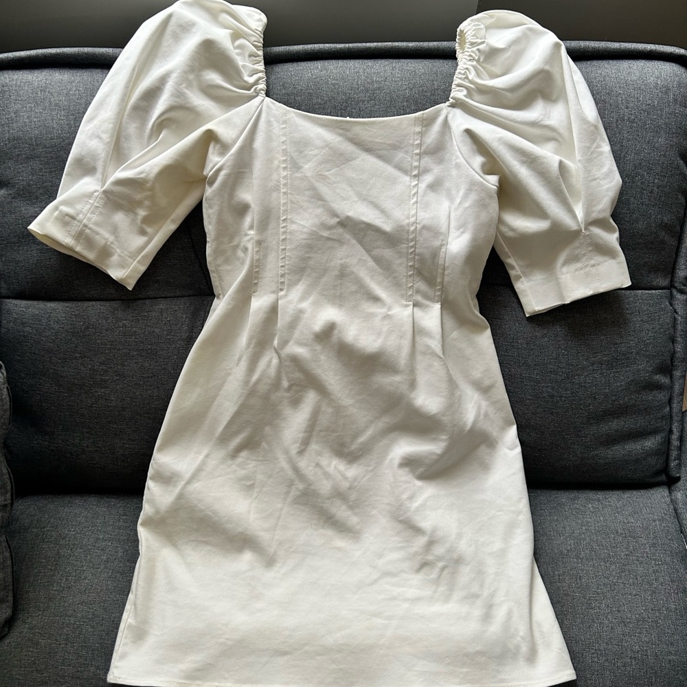 Elegant White Puff Sleeve Dress